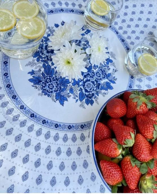 $69 70” Rd Blue Floral Buds White Plain Cotton Tablecloth Seats 2-6