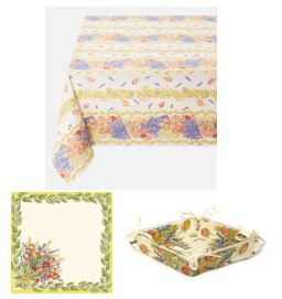 Tissus Toselli 60" Sq Roses 2-4 Place 6-Pcs Red/Lavender Ensemble Set